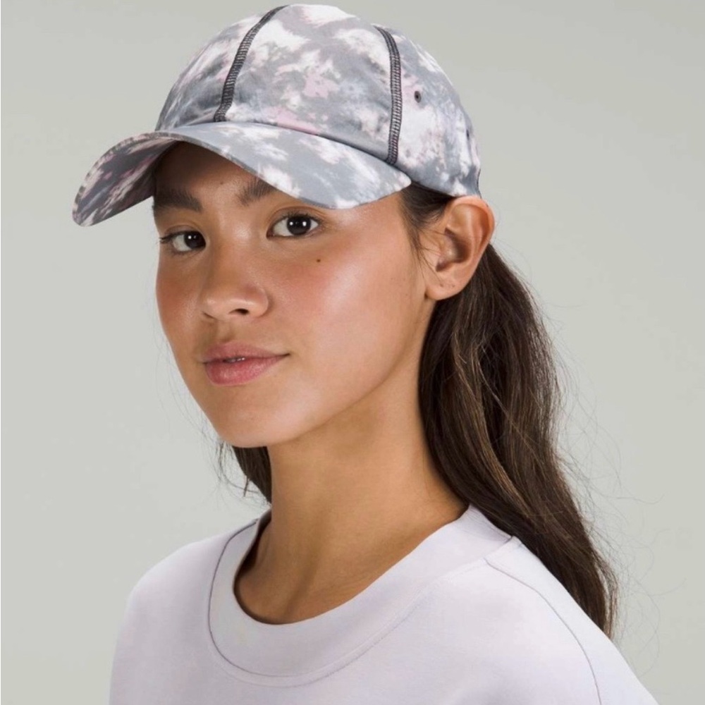 Lululemon baller hat (soft). Like new condition.